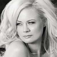 Monique Sluyter Nua