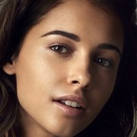 Naomi Scott Nua