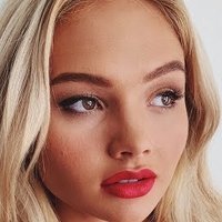 Natalie Alyn Lind Nua