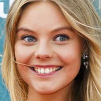 Nell Hudson Nua