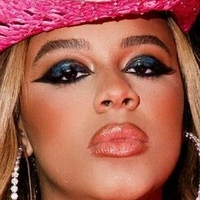 Nia Sioux Nua