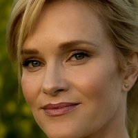 Nicholle Tom Nua