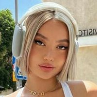 Nika Higashionna Nua