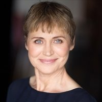 Nikki Coghill Nua