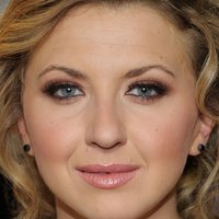 Nina Arianda Nua