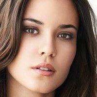 Odette Yustman Nua