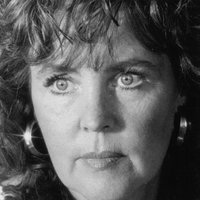 Pauline Collins Nua