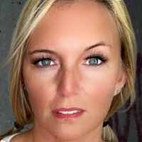 realelizajayne Nua