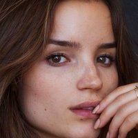 Roos van Montfort Nua