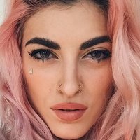 Roshelle Nua