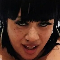 Roxi Red Nua