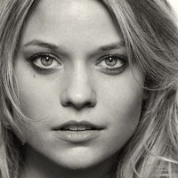Sabine Fischer Nua