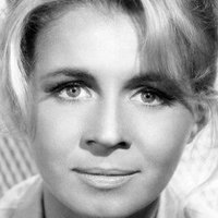 Salome Jens Nua