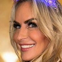 Samantha XO Swinger DJ Nua