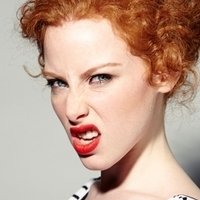 Sandy Lobry Nua