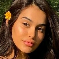 Sara Rose Nua