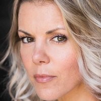Sarah-Jane Potts Nua