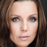 Sarah-Jane Redmond Nua
