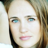 Sarah Thompson Nua