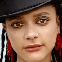Sasha Lane Nua