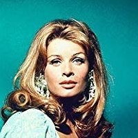 Senta Berger Nua
