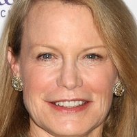 Shelley Hack Nua