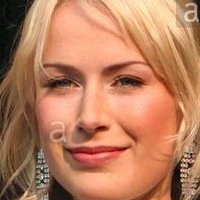 Simone Mostert Nua