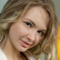 Sophie Blond Nua