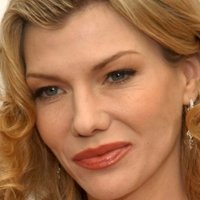 Stephanie Niznik Nua