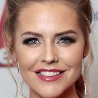 Stephanie Waring Nua