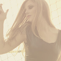 Stevie Wynne Levine Nua