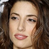 Tania Raymonde Nua