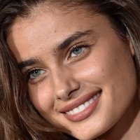 Taylor Hill Nua