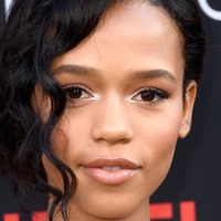 Taylor Russell Nua