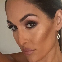The Bella Twins: Nua