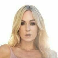 thehotwifetour Nua