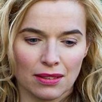 Thekla Reuten Nua