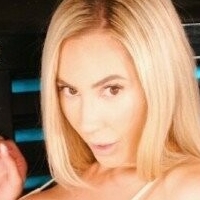 thelauraskyeofficial Nua