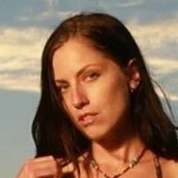 Tricia Oaks Nua