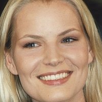 Verena Araghi Nua