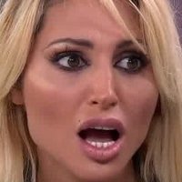 Vicky Xipolitakis Nua