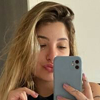 Victoria Foglia Nua