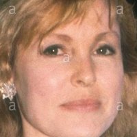Victoria Tennant Nua