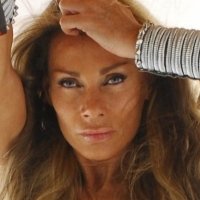 Virginia Hey Nua