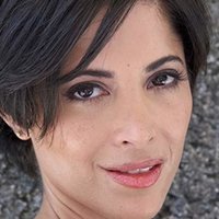 Vivi Pineda Nua