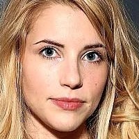 Wallis Currie-Wood Nua