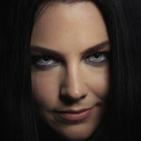 WomenMetal Nua
