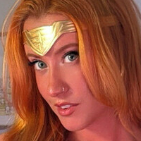 Wonder Woman Cosplay Nua
