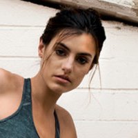 Yasmina Jones Nua