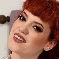 Zoe Blake Nua